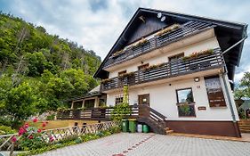 Bed & Breakfast Hisa Resje Pension